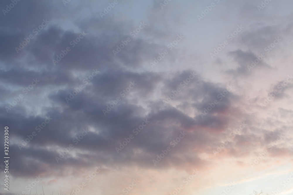 Obraz premium clouds in the evening sky background texture
