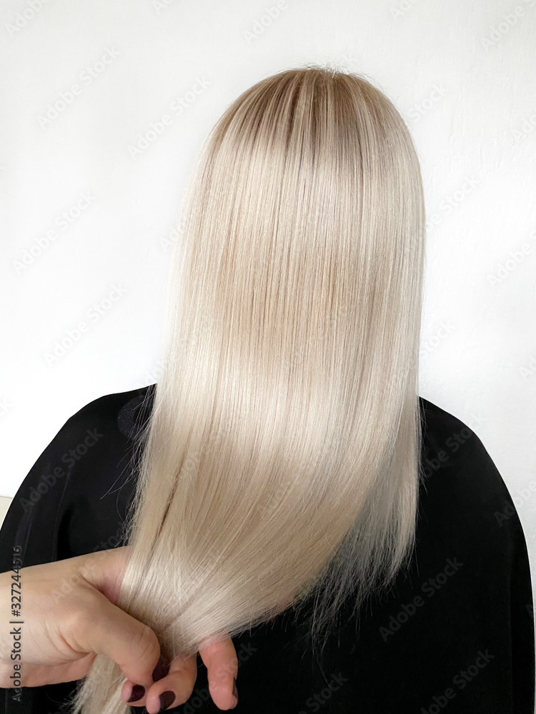 Naklejka premium Hairstyle ombre color .Highlight hair