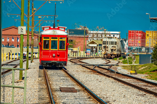 Φωτογραφία Red Street Car in New Orleans Louisiana on the edge of the french quarter