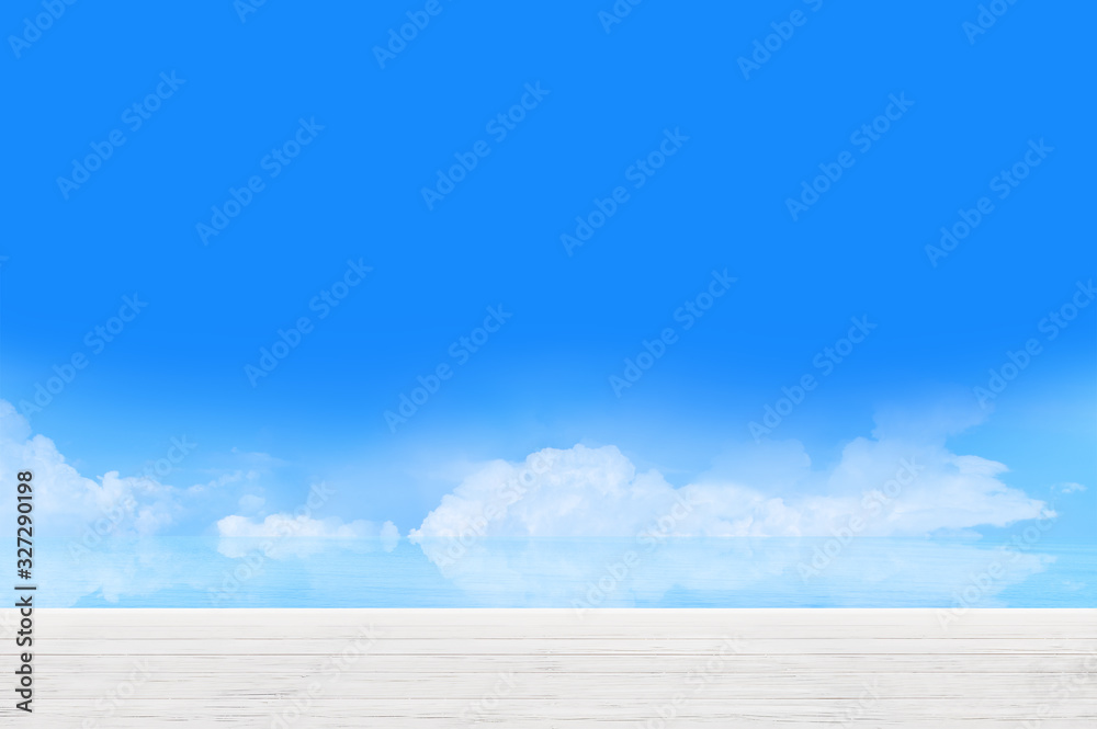 青空と海、ウッドデッキの背景