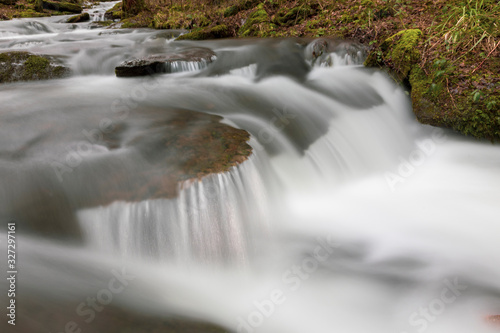Bach mit Wasserfall im Sauerland