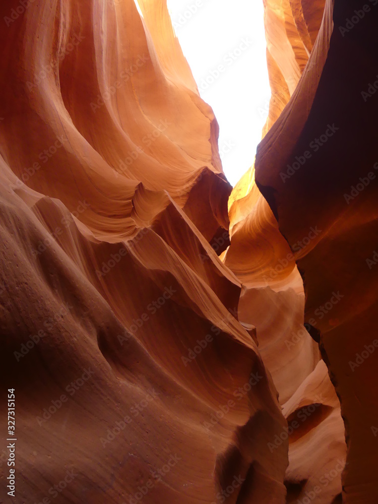 Lower Antelope Canyon à Page aux Etats-Unis - obrazy, fototapety, plakaty 