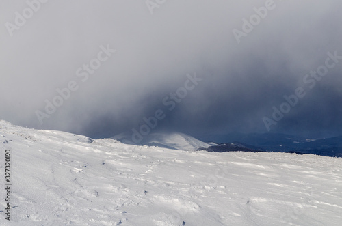 Fototapeta Naklejka Na Ścianę i Meble -  Bieszczady panorama z połoniny Wetlińskiej zima