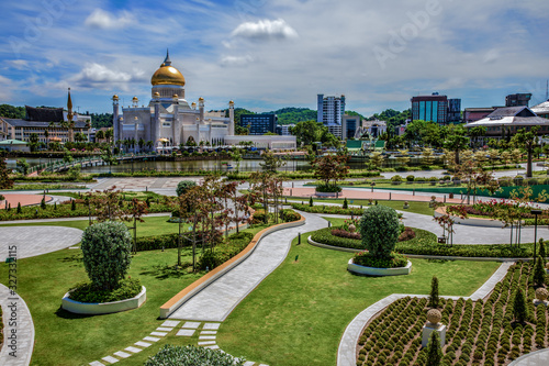 Sultan Omar Ali Saifuddin Mosque -  Bandar Seri Begawan - Brunei photo