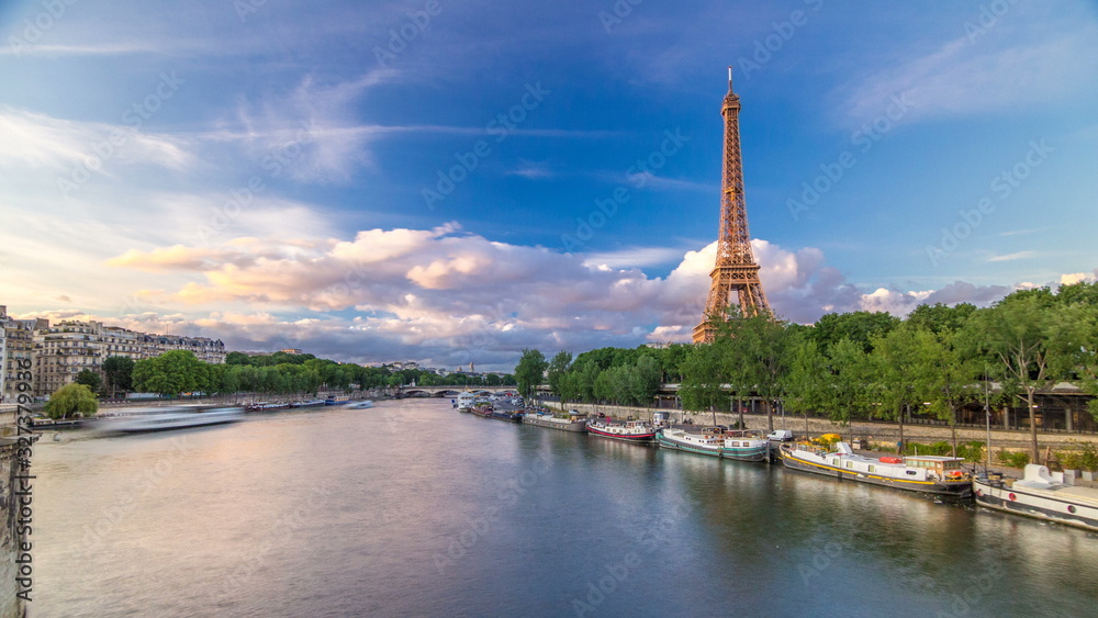 Eiffel Tower with boats in evening timelapse  Paris, France