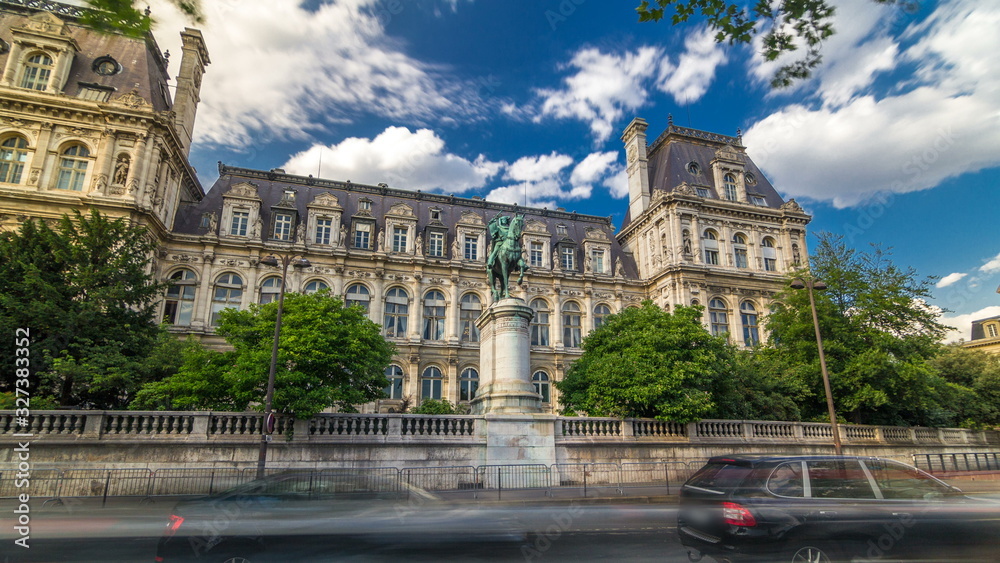 The bronze statue of Etienne Marcel proudly standing beside the Hotel de Ville timelapse , Paris, France
