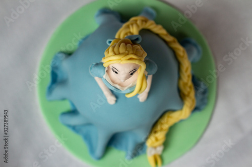 Princess sugarpaste cake decoration photo