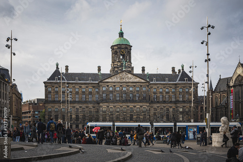 old town square of amsterdam