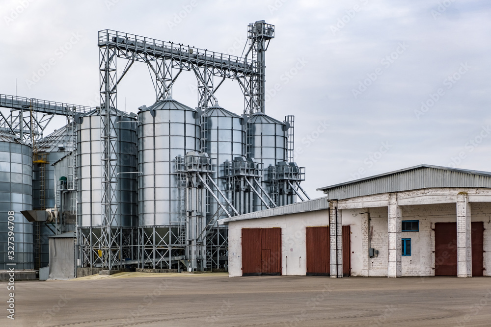 Granary elevator. agro-processing and manufacturing plant for processing and silver silos for drying cleaning and storage of agricultural products, flour, cereals and grain.
