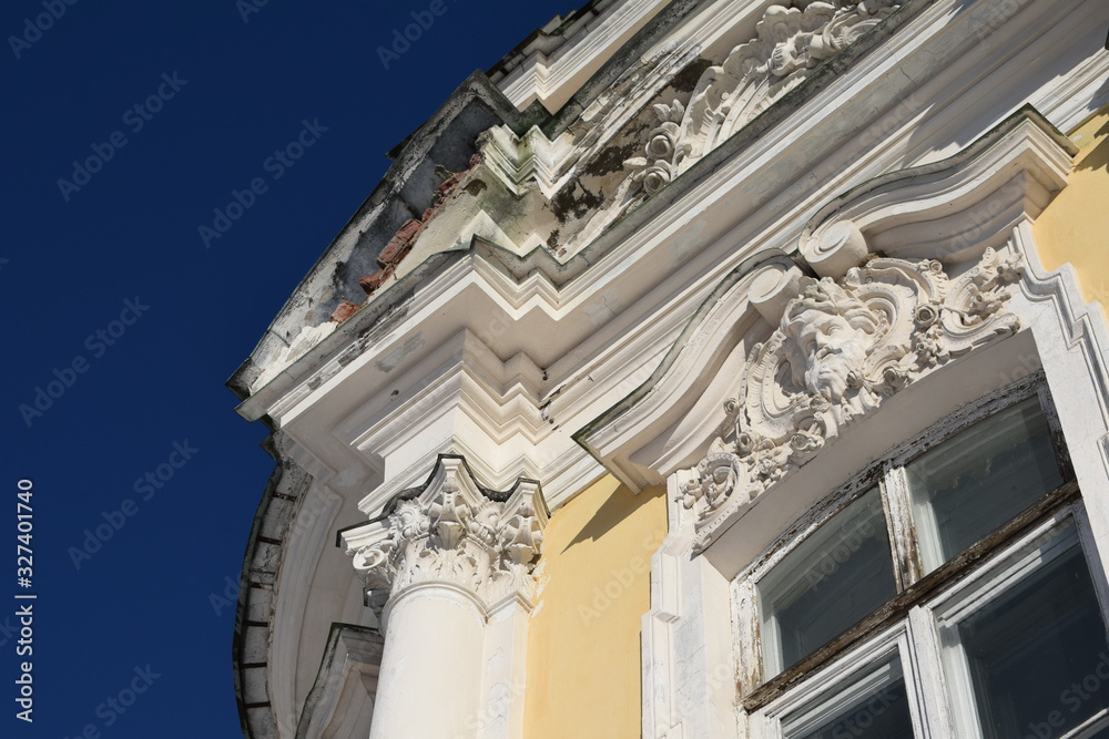 Fototapeta premium facade of cathedral in rome italy