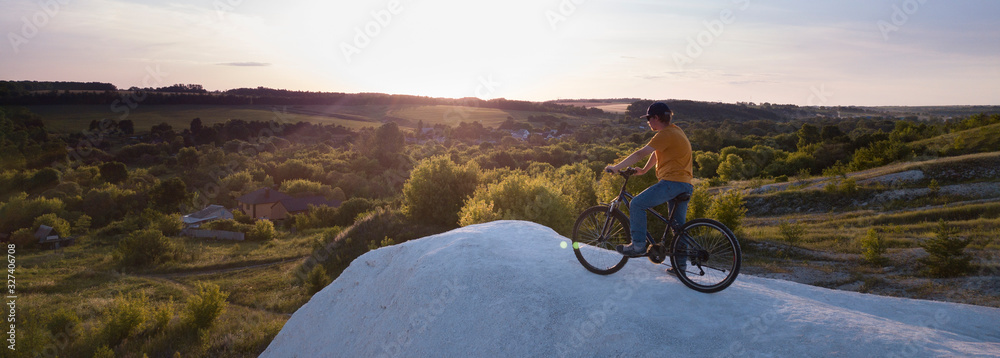 Mountain bike.Sport and healthy life.Extreme sports.Mountain bicycle and man.Life style outdoor extreme sport - obrazy, fototapety, plakaty 