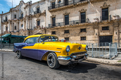 Havana Cuba Classic Car © robin