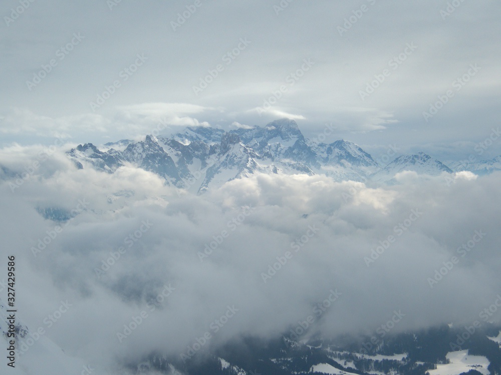 Obraz premium beautiful skitouring mountain terrain in winter landscape tennengebirge in austrian alps