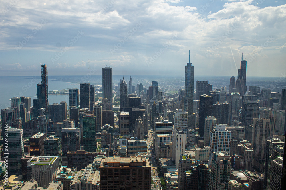Obraz premium View of Chicago from 360 observation deck. Horizon scene with city buildings.