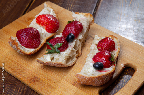 Konstfotografi Sandwiches   with Strawberries