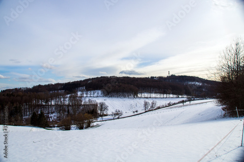 Schneelandschaft unter blauem Himmel © Maximilian