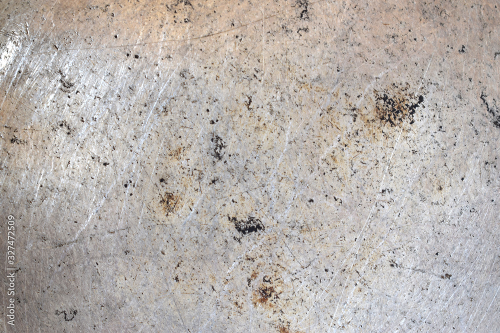 Aluminum that has been used In which the surface is rough and destroyed Aluminum that has been used In which the surface is rough and destroyed