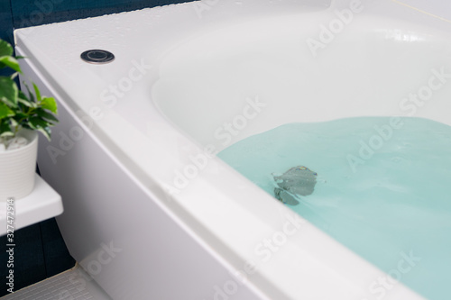 お湯がはいっている湯船