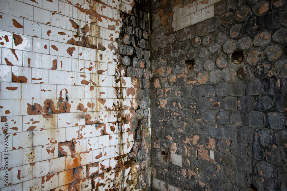 Naklejka premium Old abandoned building, urban background