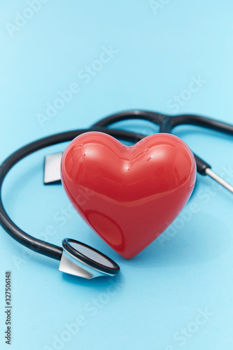  Red heart and stethoscope  © 草房子摄影工作室