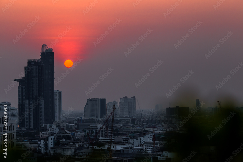 Obraz premium background view of the sky is close,with various colors changing according to the weather(orange, red,yellow,pink,blue)is a natural beauty