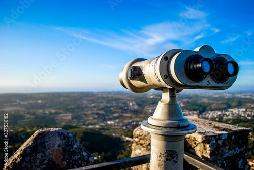 Fotografiet Binoculars on the observation deck in the castle of Moors