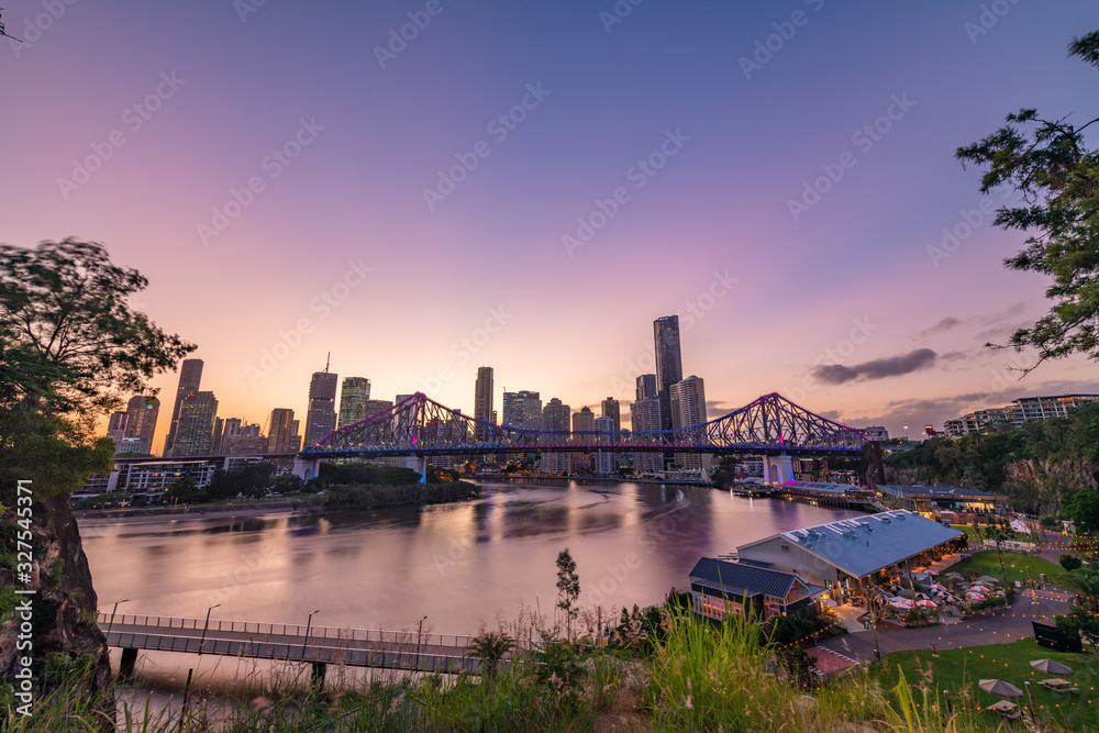 brisbane skyline at sunset