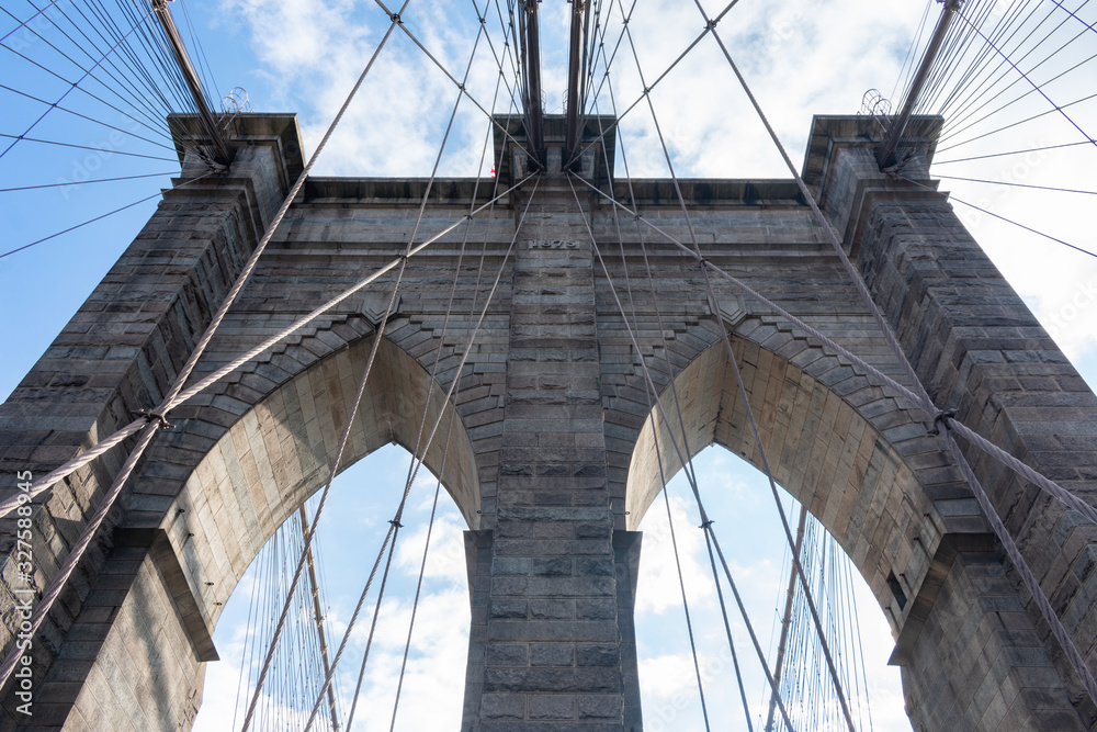 Fototapeta premium Łuki na moście Brooklyn Bridge w Nowym Jorku