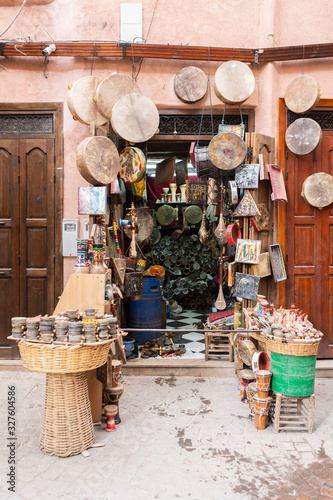Souk Kimakhine, Musikinstrumente, Marrakesch, Marokko