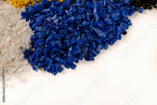 Granelli di plastica riciclata blu