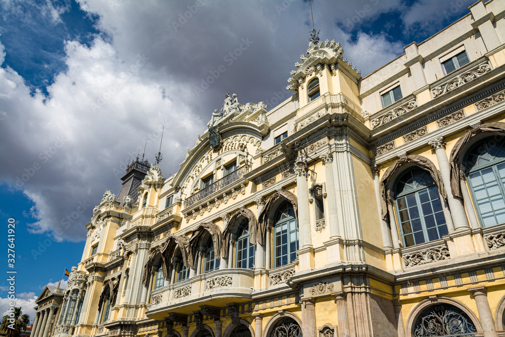 Fototapeta premium Beautiful old building in Barcelona, Catalonia, Spain.