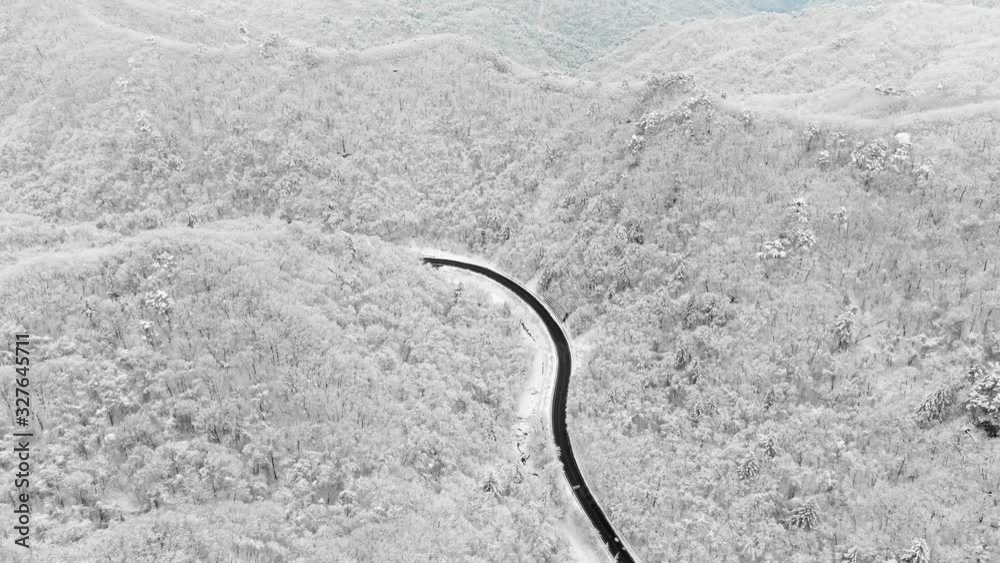 Snowy mountains and road with drones
Seoraksan, South Korea Snowy mountains and road with drones
Seoraksan, South Korea