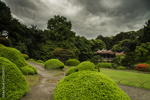 Tkio Japanischer Garten bei Regen