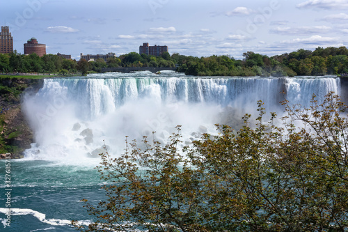 Fototapeta Naklejka Na Ścianę i Meble -  The American falls in Niagara