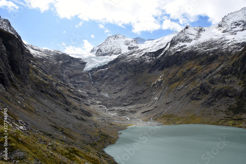 Triftsee - Grimselwelt, Schweizer Alpen, Berner Oberland, Schweiz photo