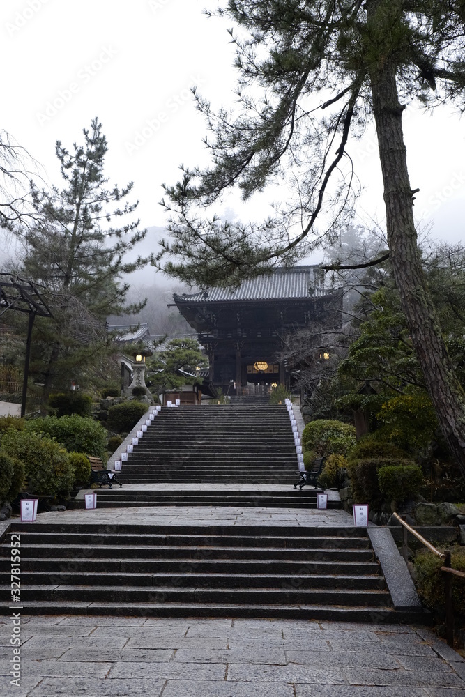 長谷寺（奈良）夜明け前の山門　Hase-dera Temple Gateat dawnHase-dera（Nara　Japan） 