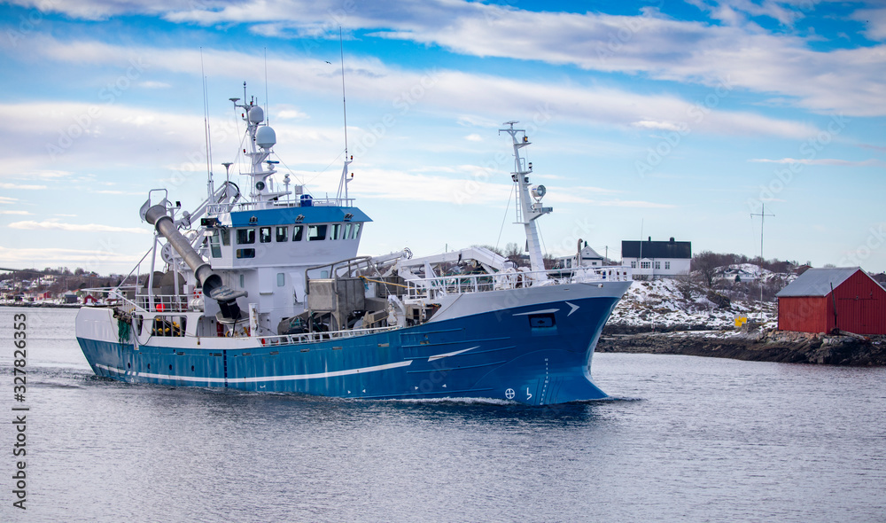 Fishingboat  Bjarne Nilsen  F-4-H through Brønnøysundet, Nordland county