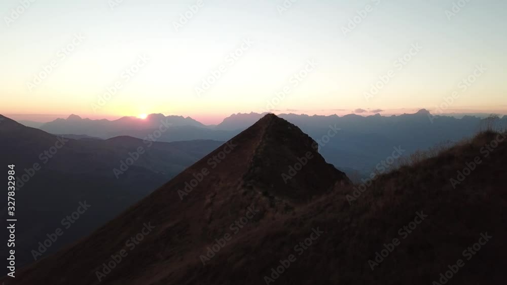 Vue aérienne par drone dans le massif du Mont Blanc, Haute Savoie, France Vue aérienne par drone dans le massif du Mont Blanc, Haute Savoie, France