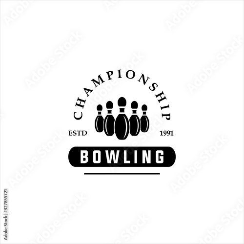 Bowling vector logotype, emblem and badge. Club gaming play, skittle and strike illustration. Template for bowling club, tournament, champion, challenge, Bowling vintage logo. 