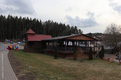 roadside restaurant withparking lot