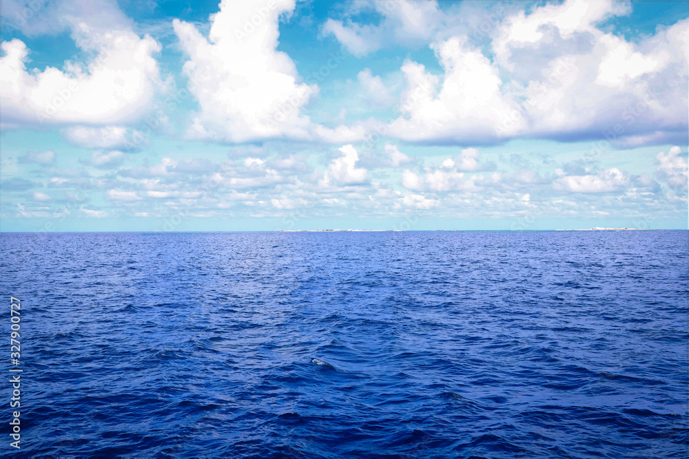 Obraz premium SKY AND BLUE SEA OF MALDIVES