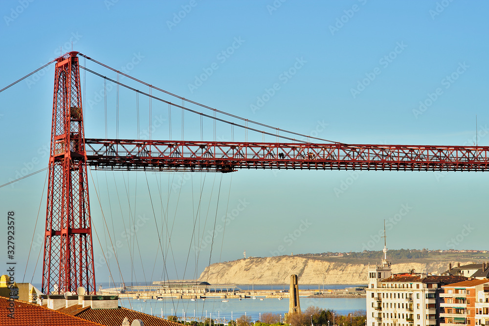 Obraz premium Portugalete, Pais vasco, 27 de diciembre de 2019. Puente colgante entre Portugalete y Getxo