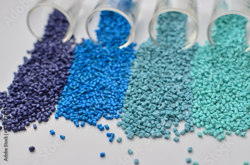 kolorowe granulki
