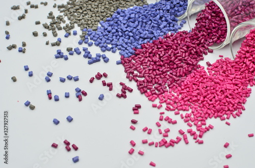 kolorowe granulki