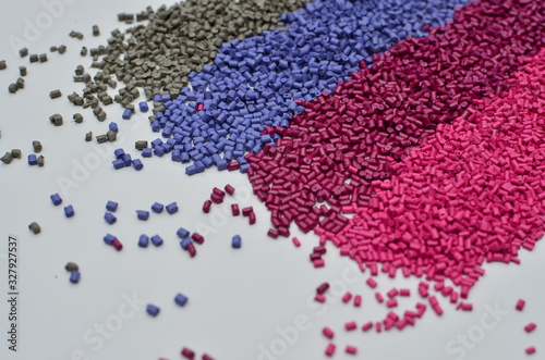 kolorowe granulki