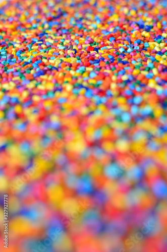 kolorowe granulki © Emilia