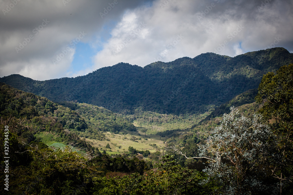 Obraz premium landscape with clouds and mountains