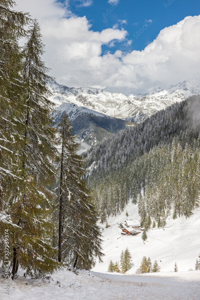 Winterliches Bergpanorama auf dem Klausberg Winterliches Bergpanorama auf dem Klausberg