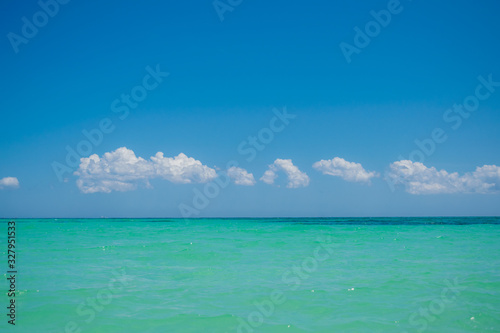 Fototapeta Naklejka Na Ścianę i Meble -  Wonderful Tropical Sunny Day View at the Caribbean, Mexico