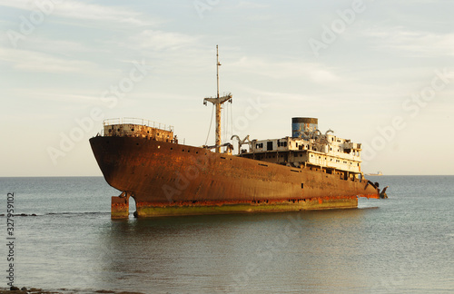 ship wreck, Arrecife, Lanzarote © Dragoness
